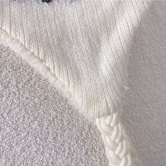 5/$25 Robin Ruth Jamaica White Black Knit Fleece Lined Hat W Ear Flaps & Pom Pom - Picture 12 of 15